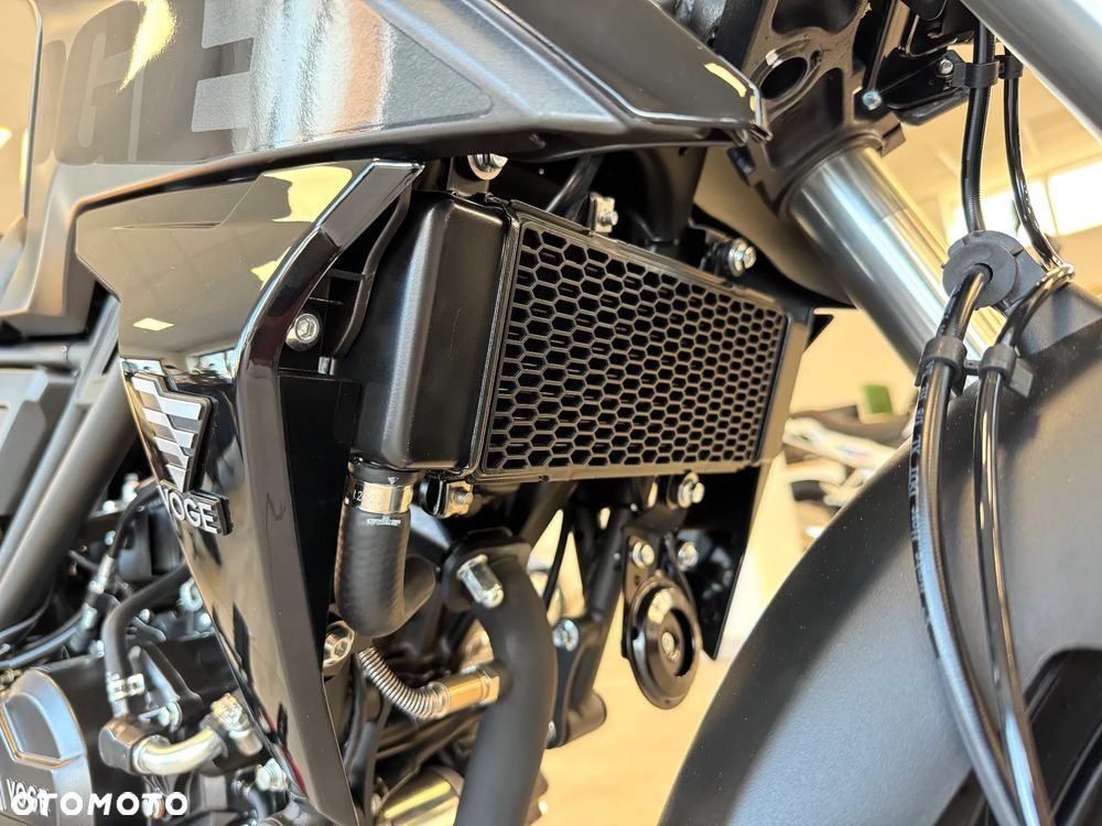 VOGE R125 - 8