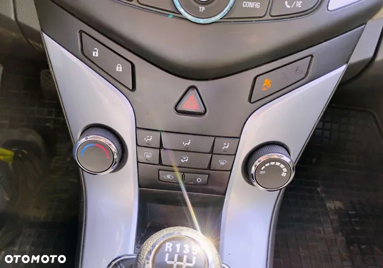 Chevrolet Cruze 1.8 LS+ - 14