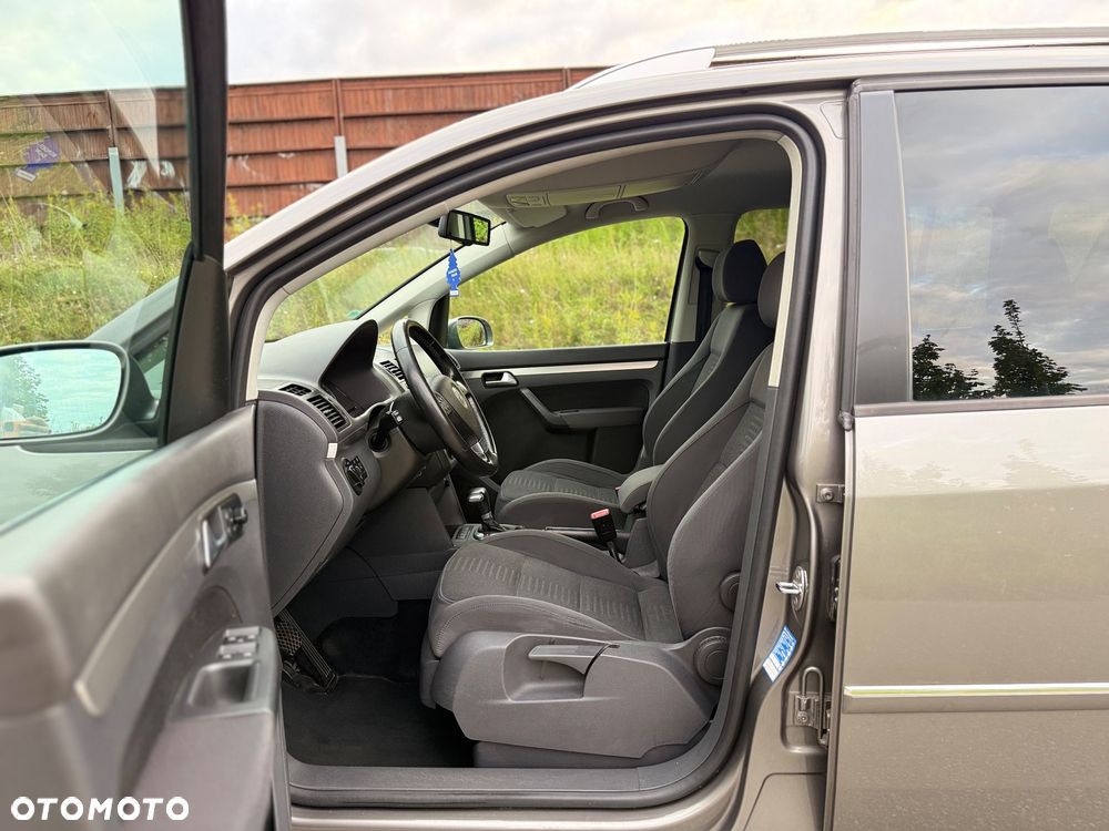 Volkswagen Touran - 5