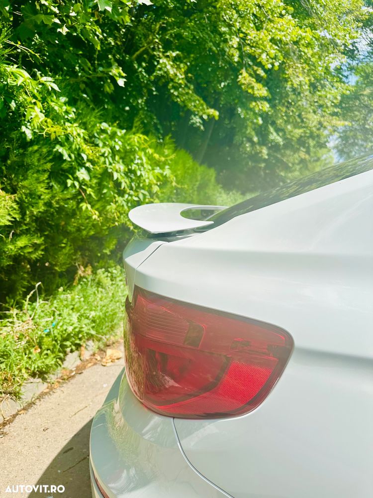 BMW 3 Series 2018 — imagine 9