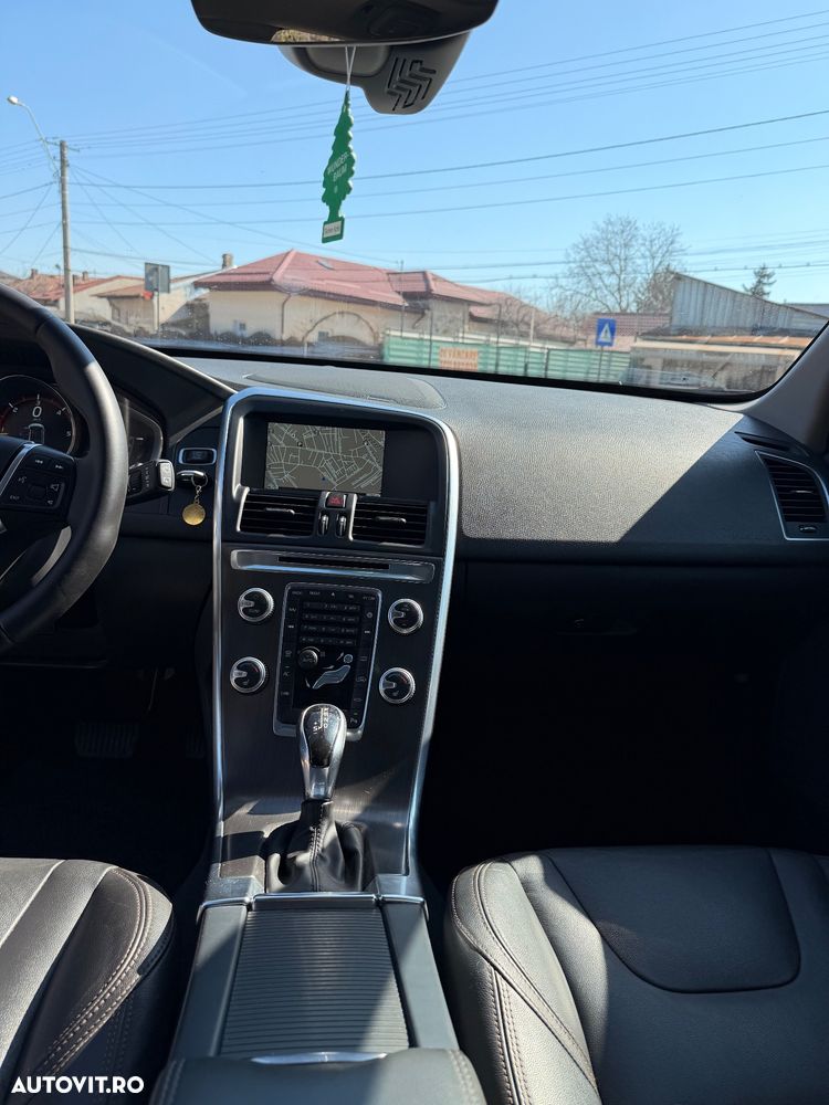 Volvo XC 60 D4 Geartronic Summum - 16