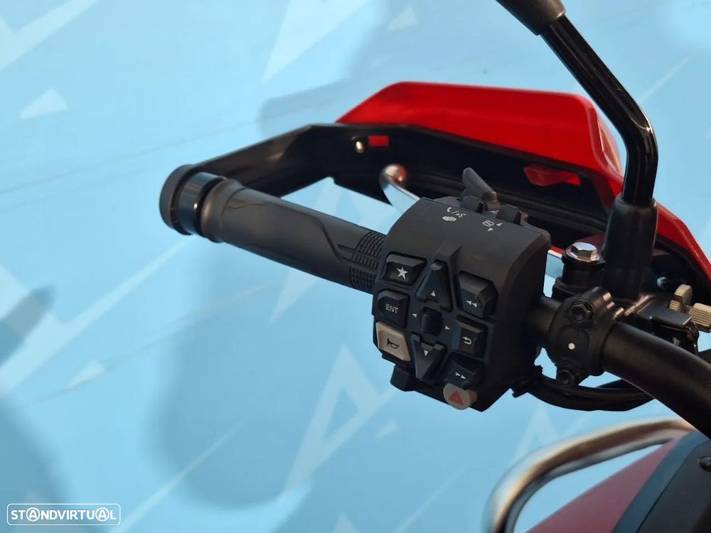 Honda Africa Twin 1100 - 8