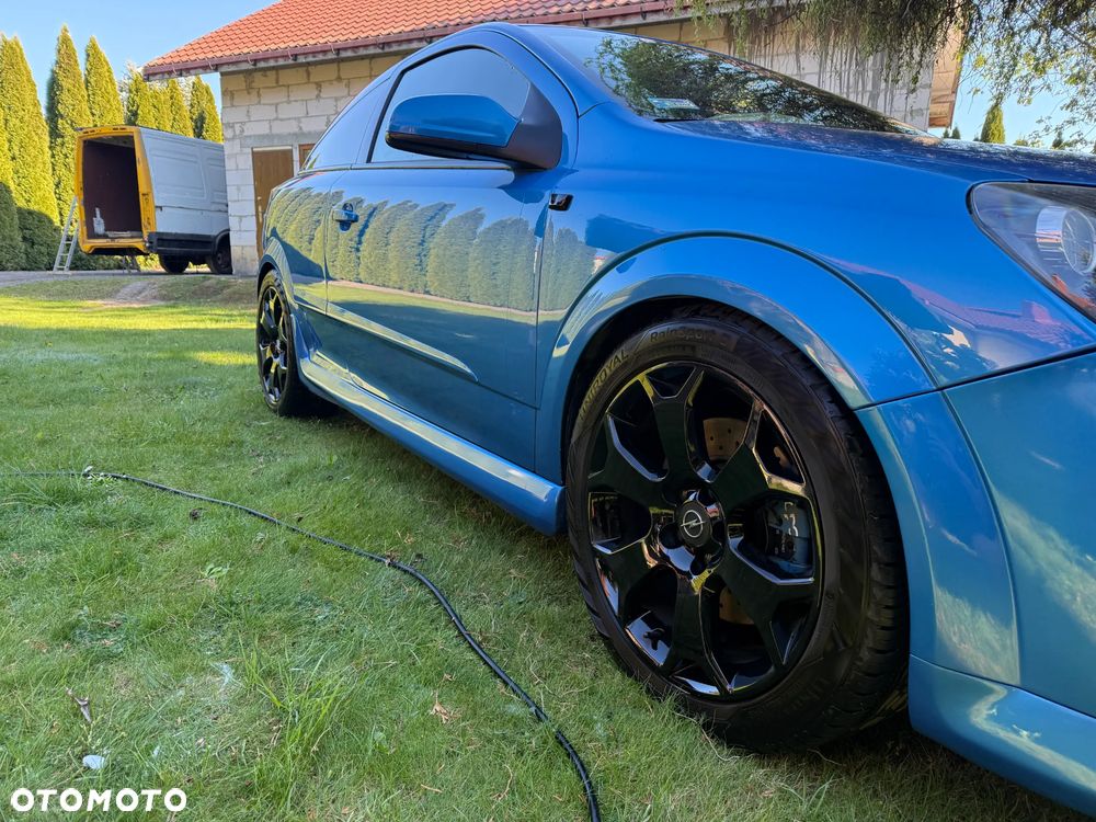 Opel Astra OPC - 2
