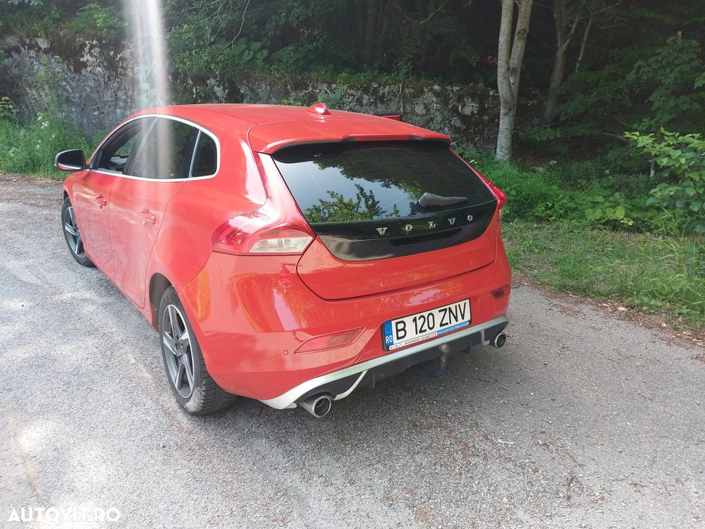 Volvo V40 D3 R-Design - 8