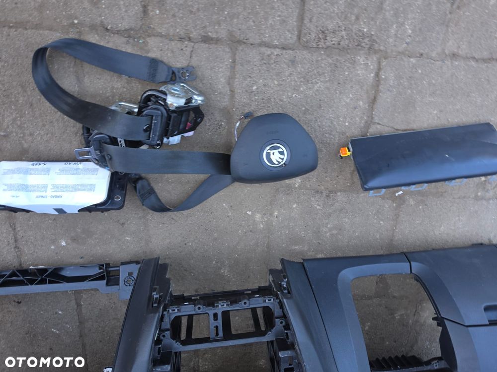 Konsola  kokpit  skoda  octavia  III  lift  komplet  oryginał - 3