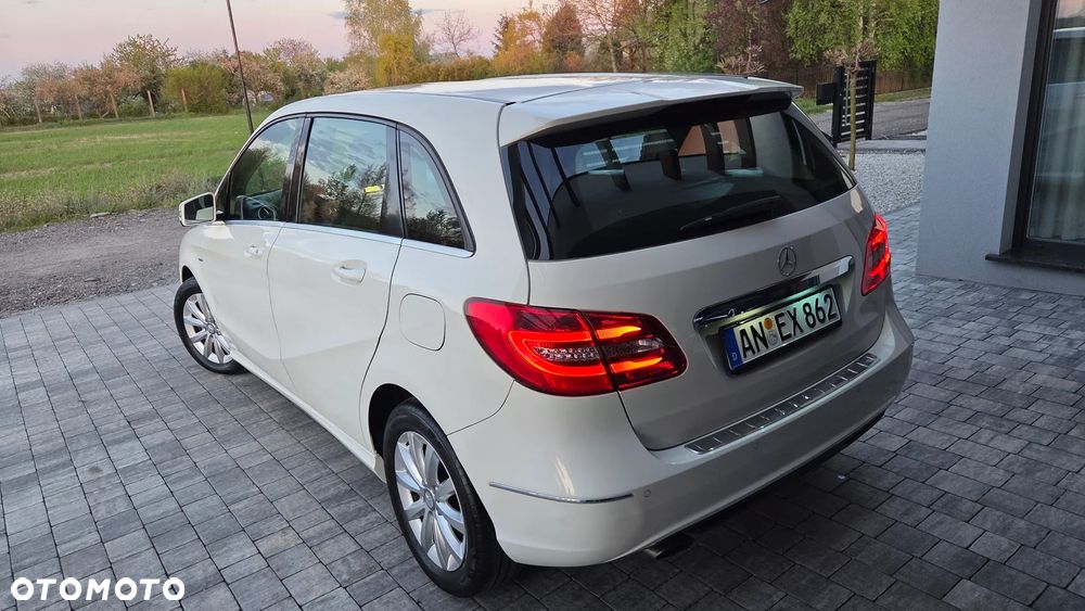 Mercedes-Benz Klasa B 180 (BlueEFFICIENCY) - 4