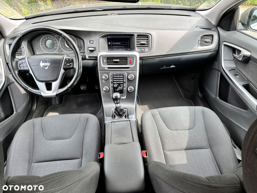 Volvo V60 D3 Momentum - 23