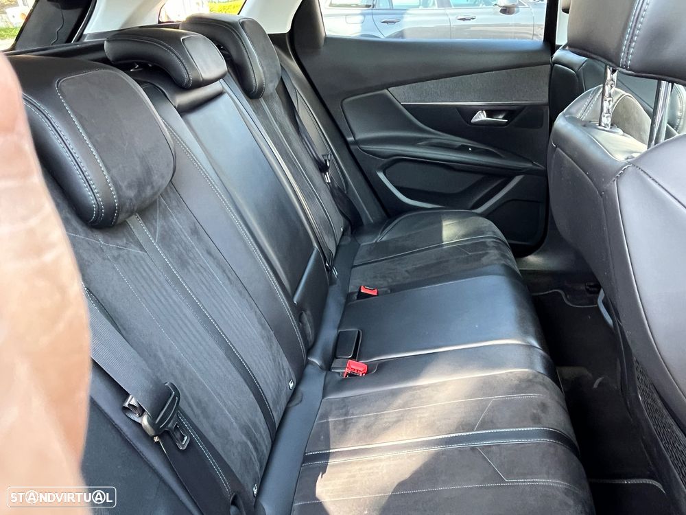 Peugeot 3008 PureTech 130 Stop & Start GPF Allure Pack - 24