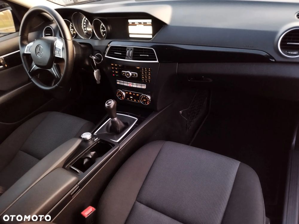 Mercedes-Benz Klasa C 200 CDI BlueEff Avantgarde - 24