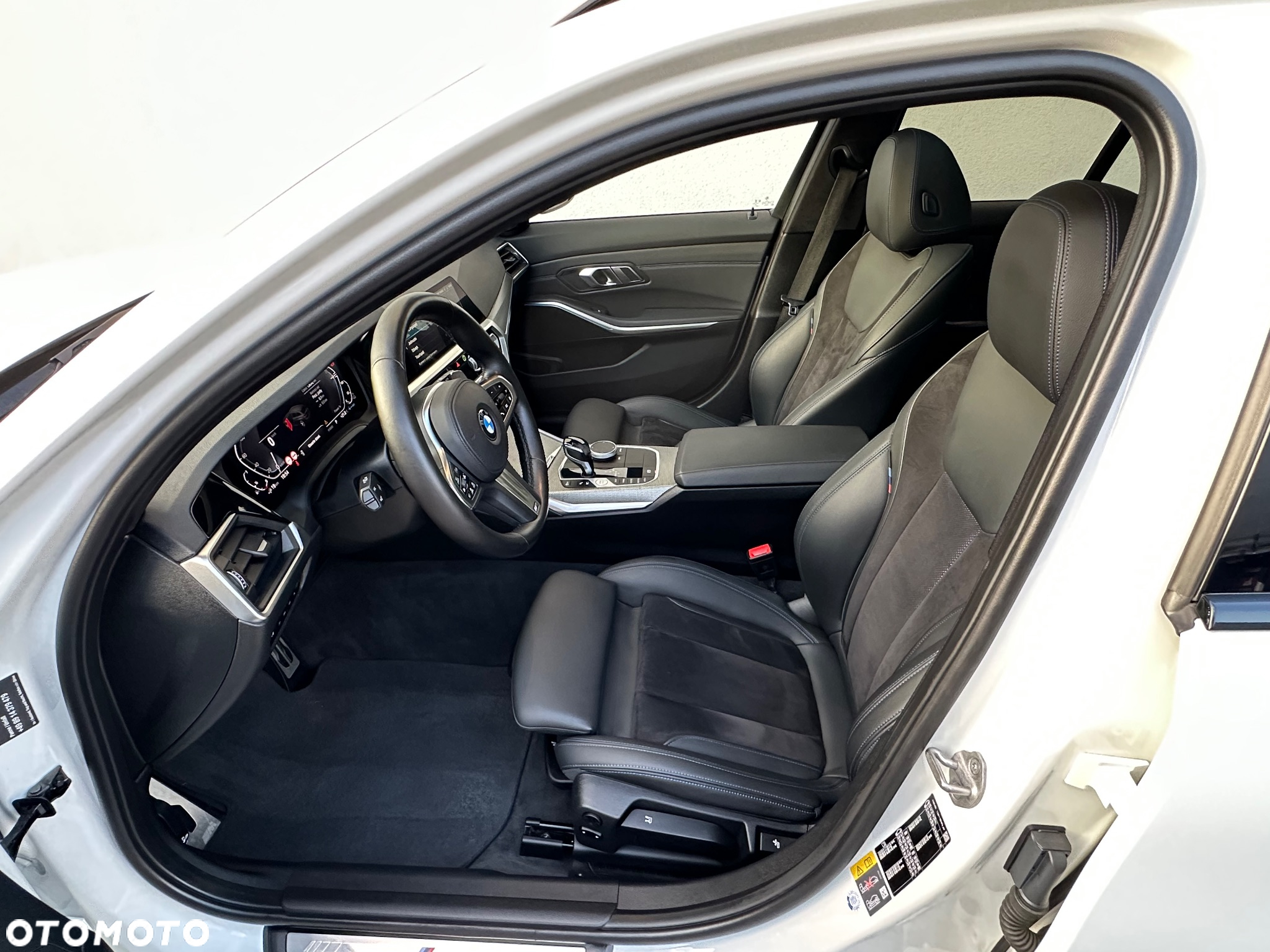 BMW Seria 3 330e PHEV M Sport sport - 22