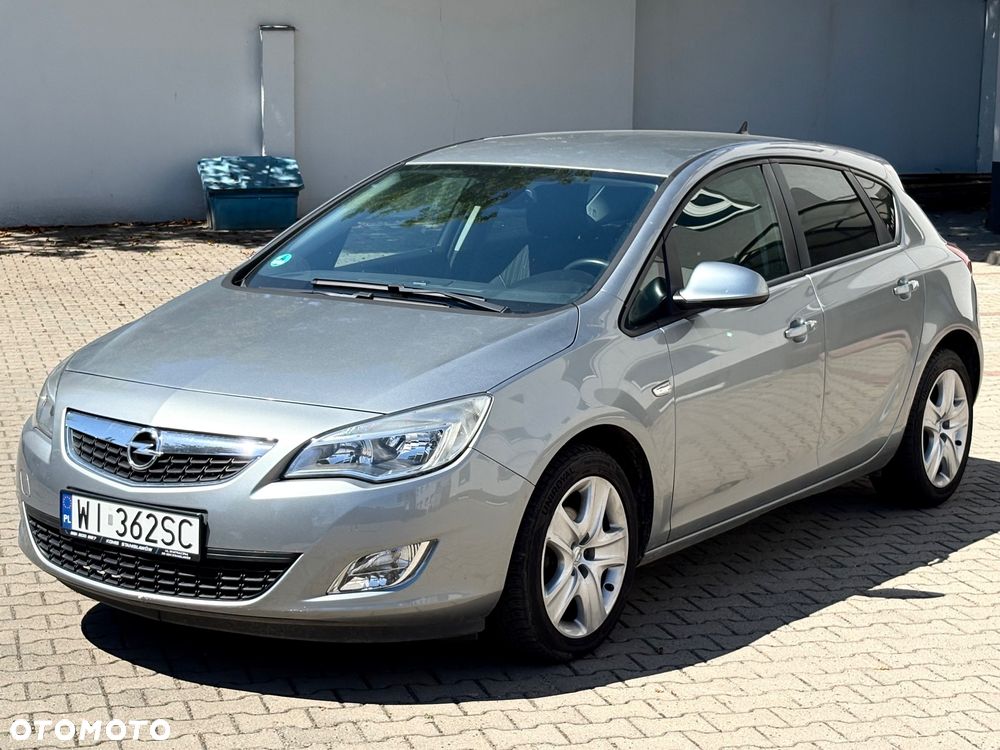 Opel Astra 1.4 Turbo Color Edition - 1