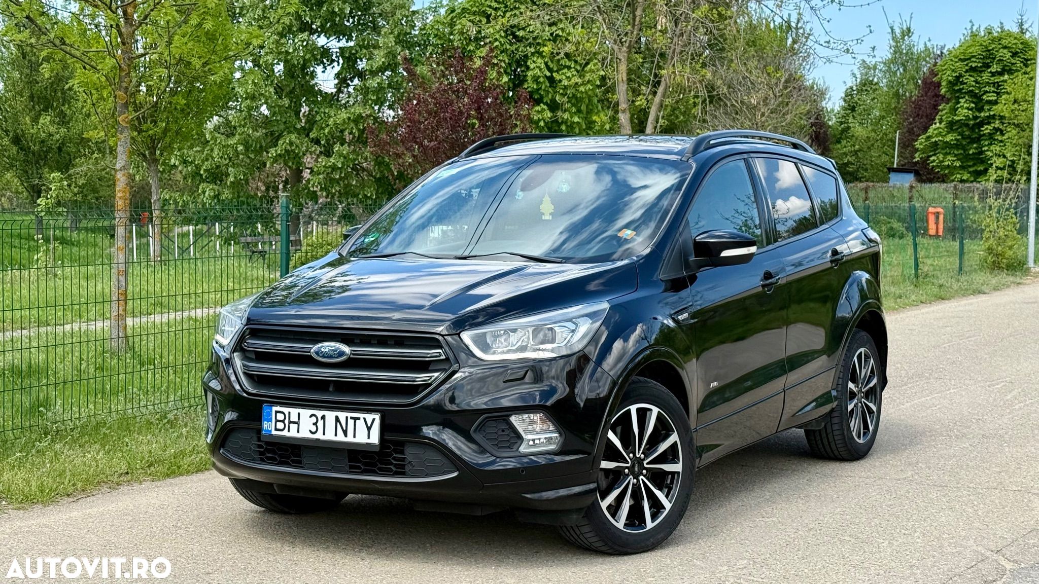 Ford Kuga 2.0 TDCi 4WD Powershift ST-Line - 1