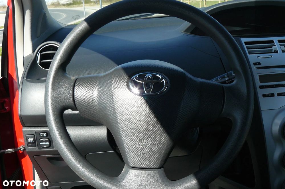 Toyota Yaris - 13