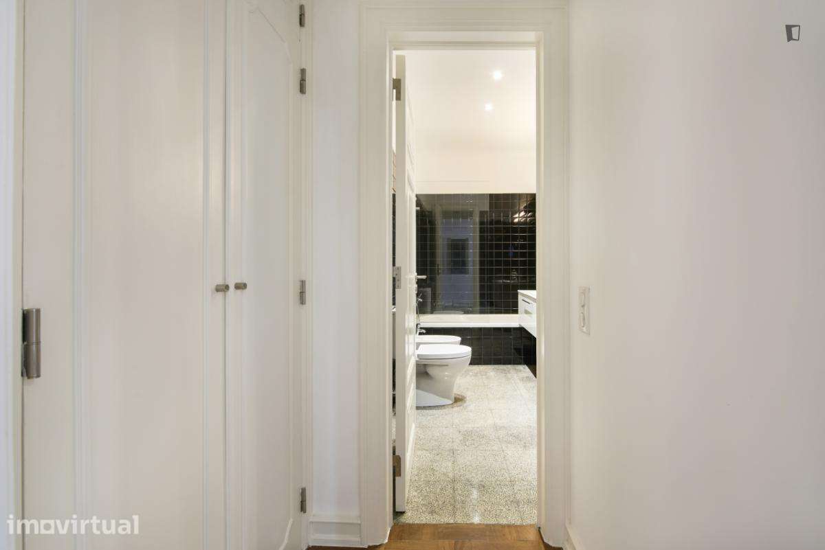 Quarto - localizado em Entrecampos Lisbon - Grande imagem: 5/51