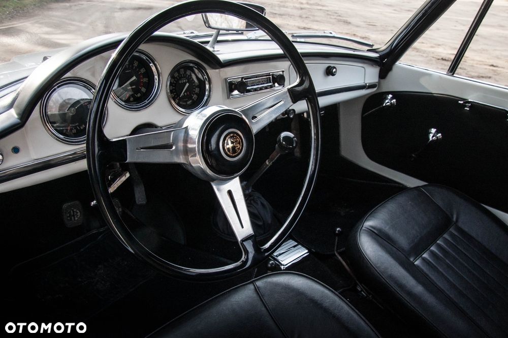 Alfa Romeo Giulia - 8