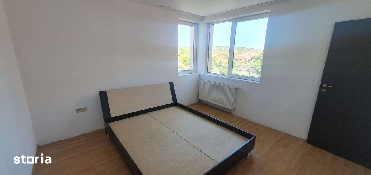 2 camere semid., 1 terasa, incalzire geotermala, necesita renovare — fotografia 3