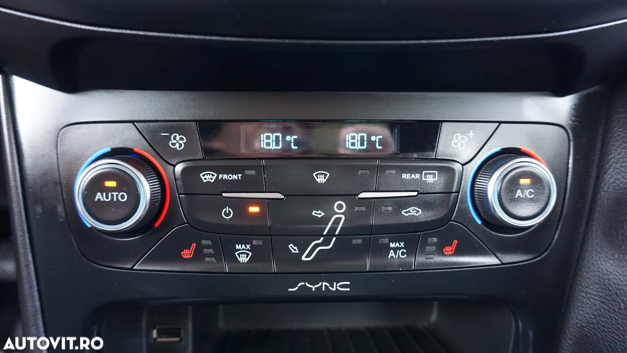 Ford Focus 1.0 EcoBoost Active Business - 24