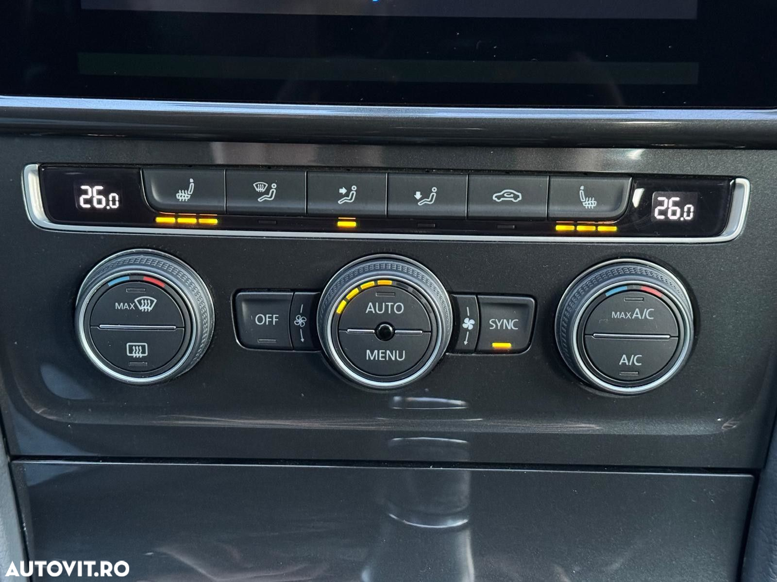 Volkswagen Golf - 11