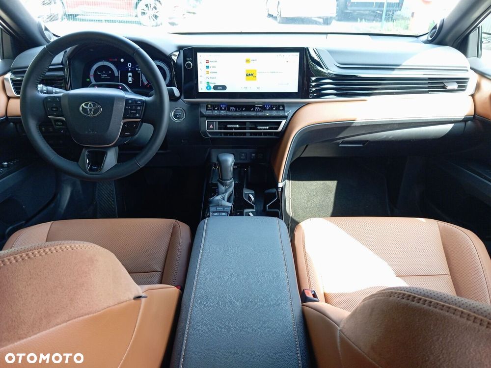 Toyota Camry - 3