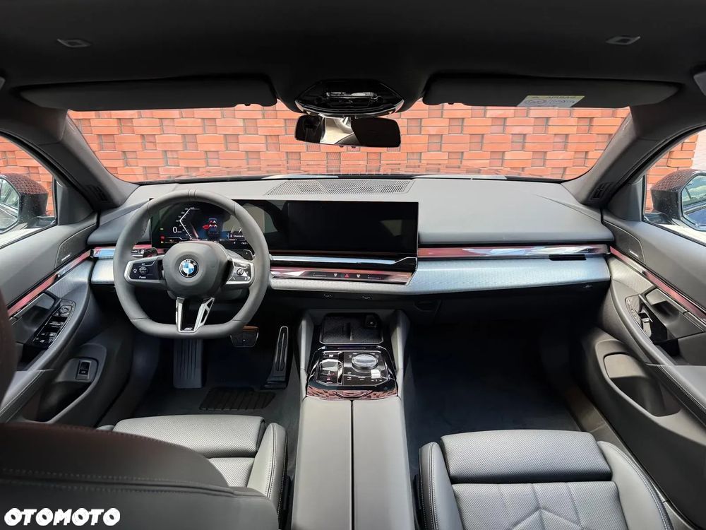 BMW Seria 5 520d xDrive mHEV - 13