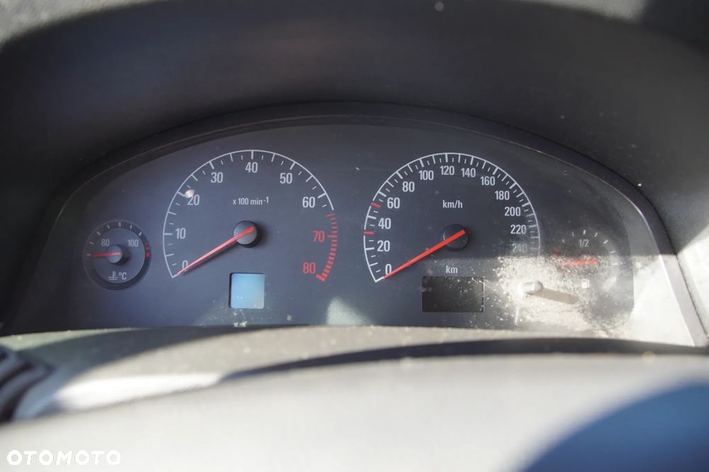 Auto na części - Opel Vectra C 1.6 16V 100 KM Z16XEL M25 2HU 2003R Silnik Skrzynia Zderzak Błotnik Drzwi Szyba Klapa Deska Kokpit Sterownik Moduł Licznik - 10