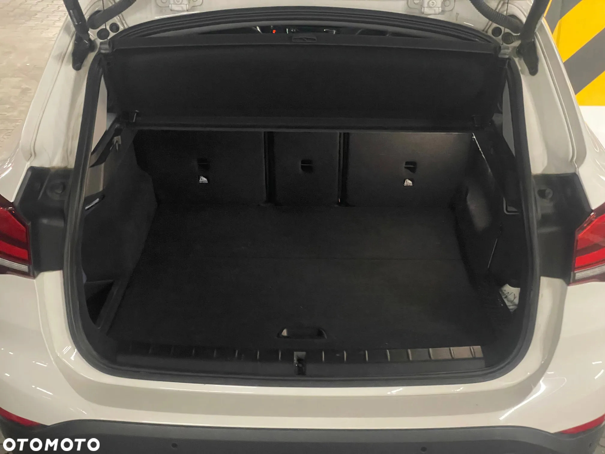 BMW X1 sDrive18d Business Edition - 13