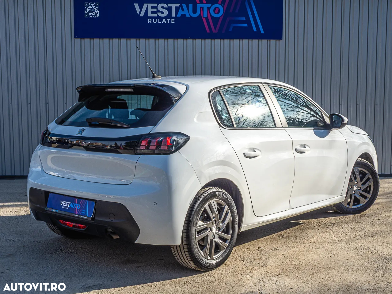 Peugeot 208 PureTech 100 EAT8 Allure - 3