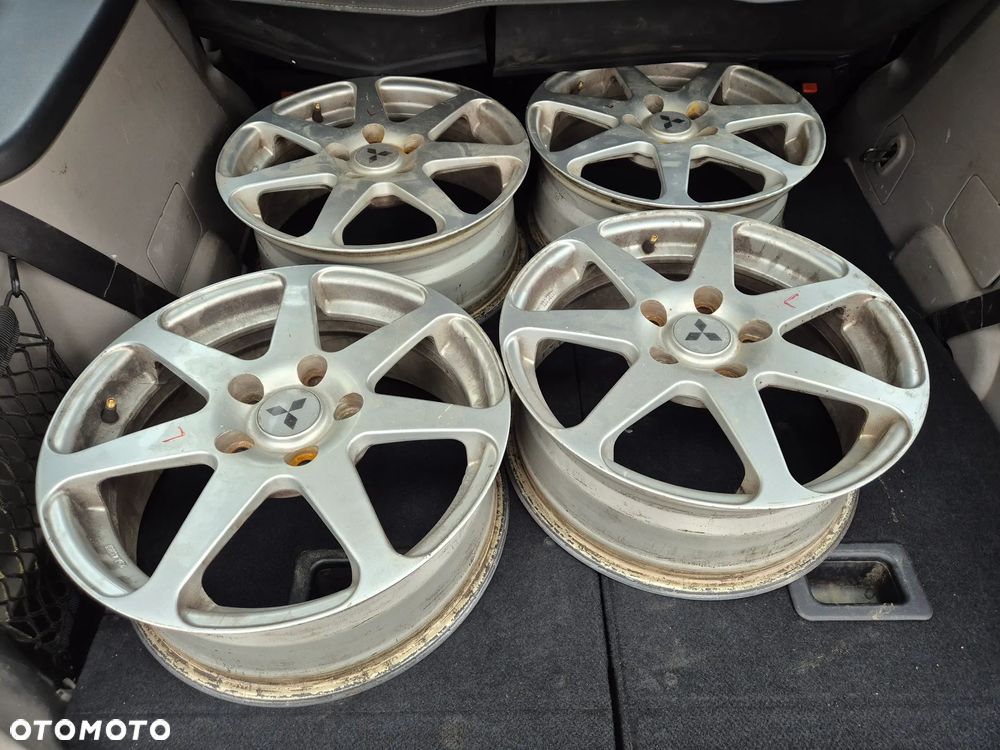 Mitsubishi Grandis 2.0 DI-D 7-Sitzer Intense - 9