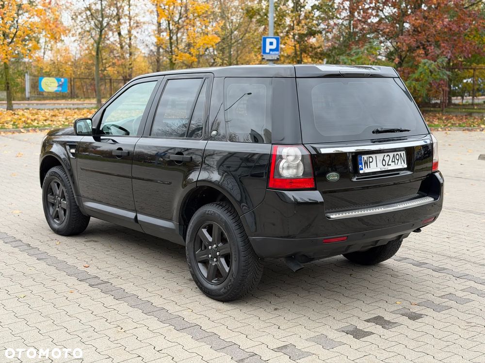 Land Rover Freelander 2010 photo 3