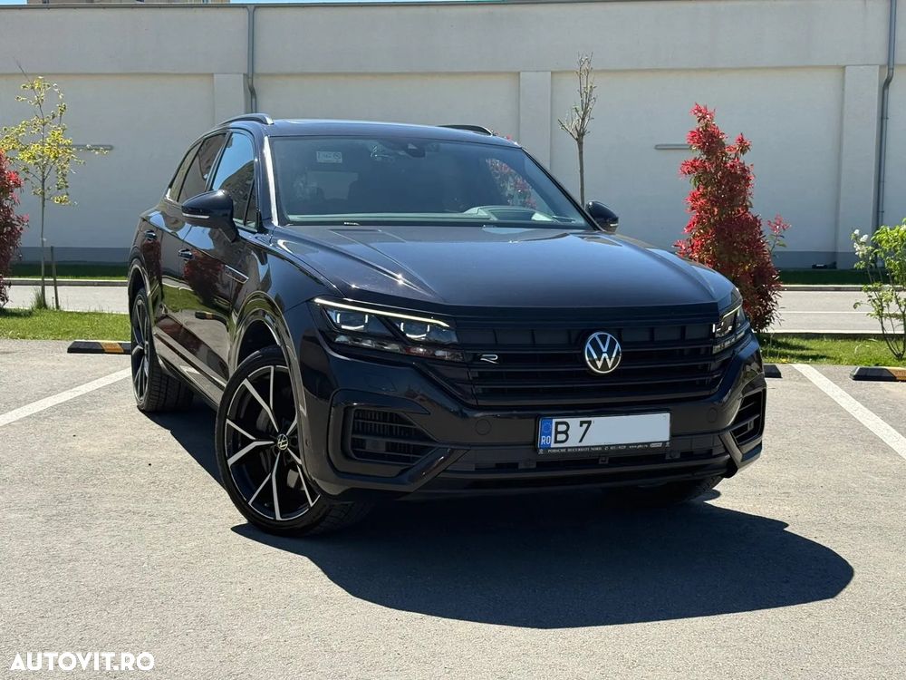 Volkswagen Touareg - 1