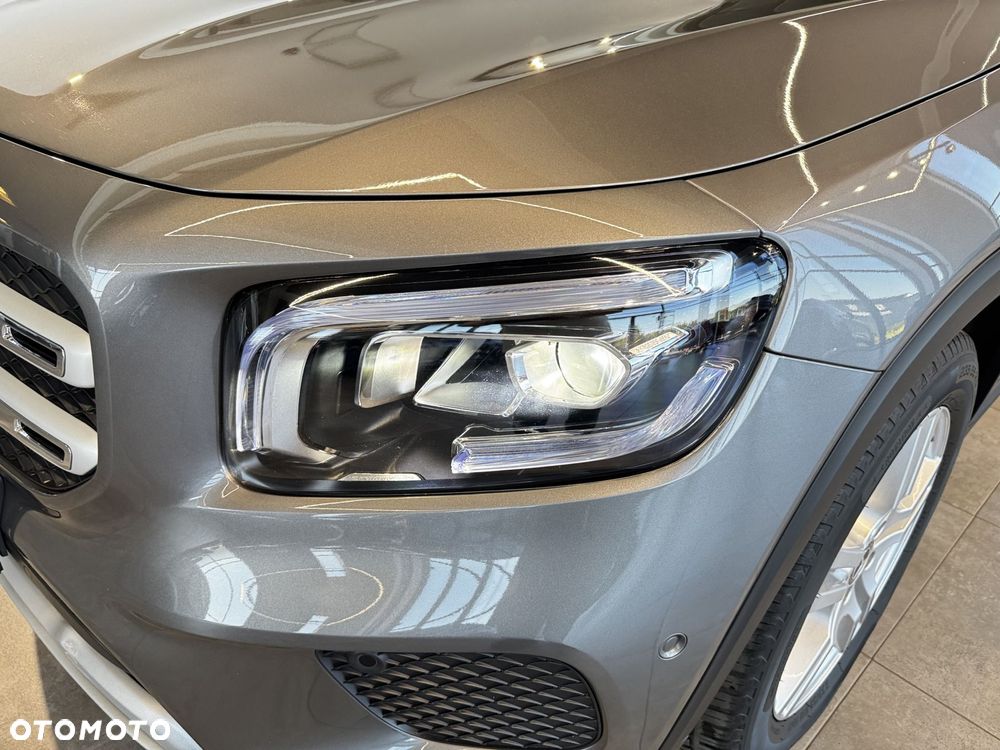 Mercedes-Benz GLB - 10