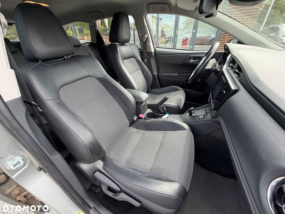 Toyota Auris - 36