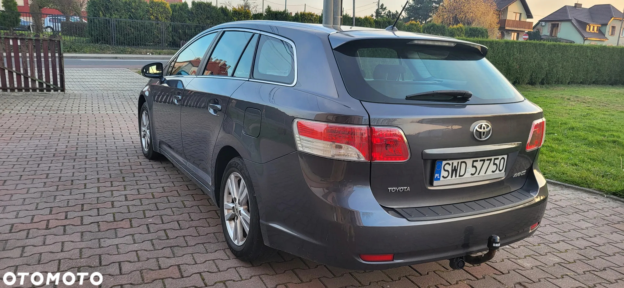 Toyota Avensis - 4