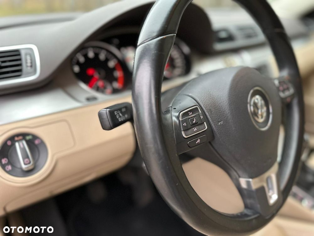 Volkswagen Passat 2.0 TSI Highline - 17