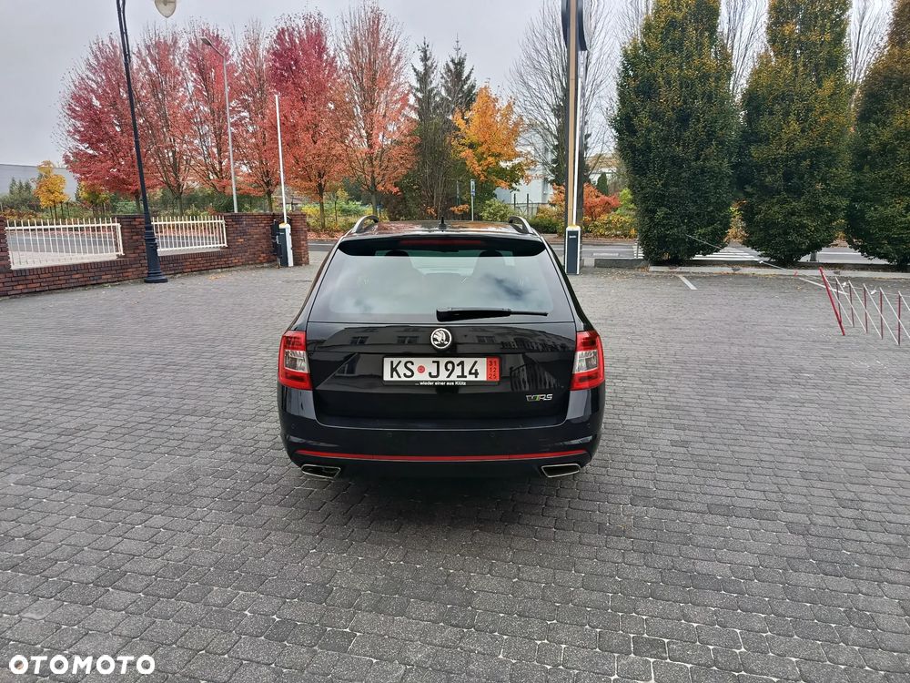 Skoda Octavia Combi 2.0 TDI RS - 11