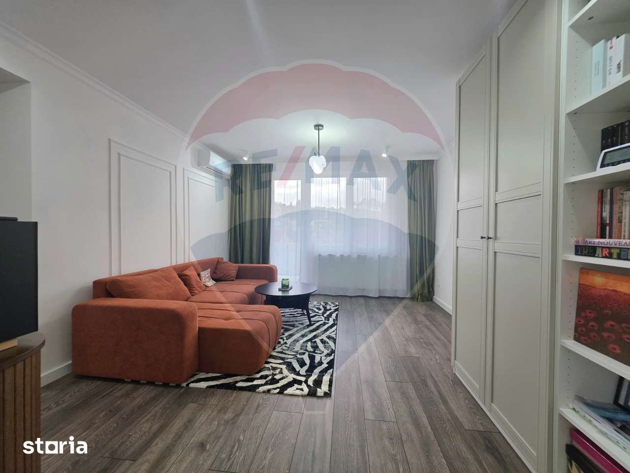 Apartament cu 3 camere de vânzare în zona Centrala Tarnaveni — fotografia 2