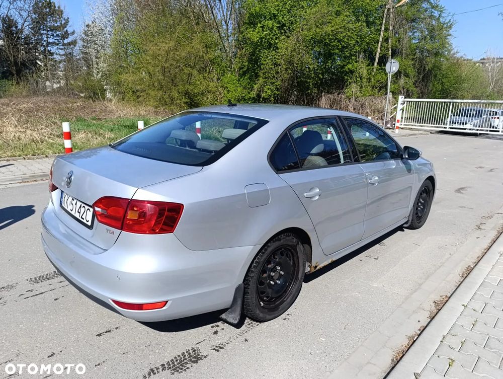 Volkswagen Jetta 1.6 TDI Comfortline - 15