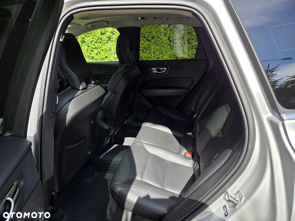 Volvo XC 60 T5 Momentum - 13