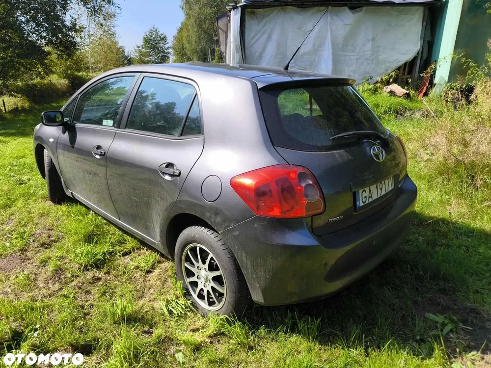 Toyota Auris 1.4 D-4D Terra - 2