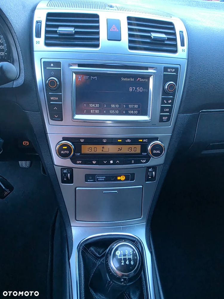 Toyota Avensis 2.0 D-4D Edition - 18