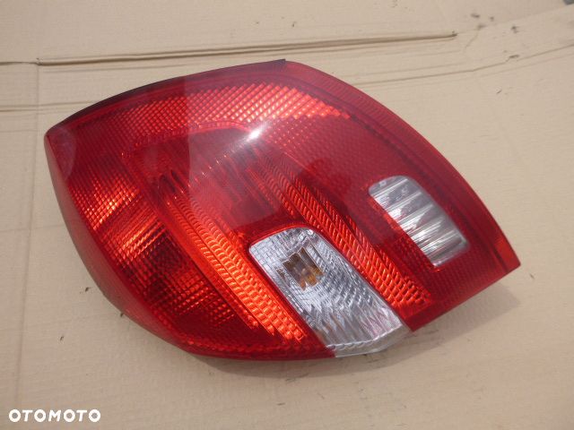 LAMPA PRAWY TYŁ PRAWA TYLNA SKODA FABIA II HB - 8