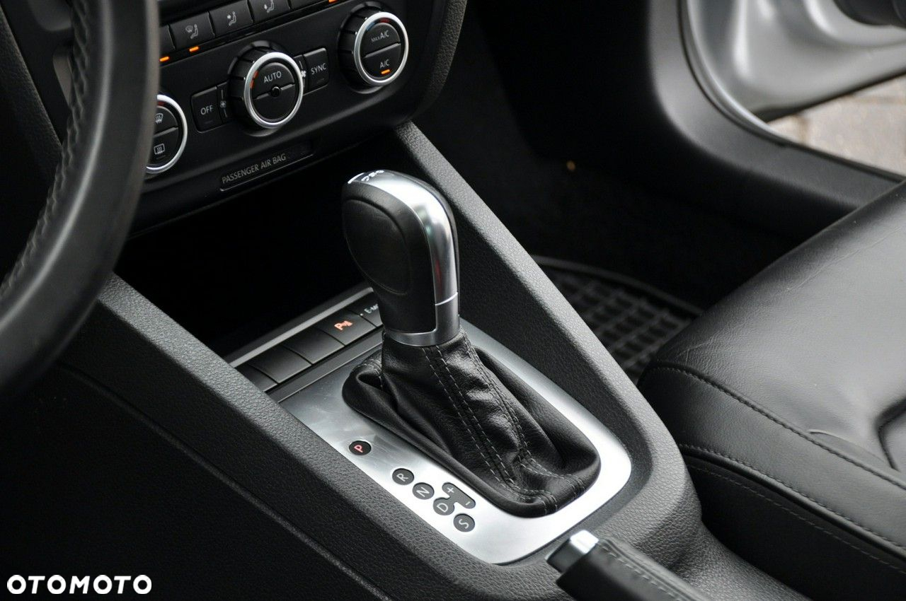 Volkswagen Jetta 1.4 Hybrid DSG Highline - 35