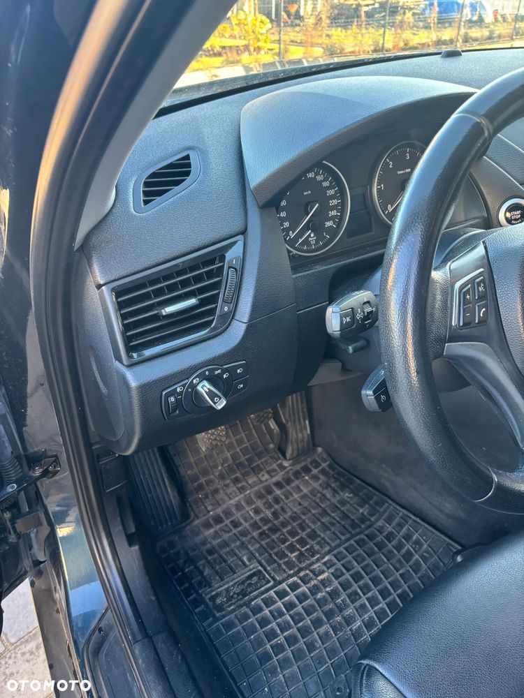 BMW X1 xDrive18d xLine - 12