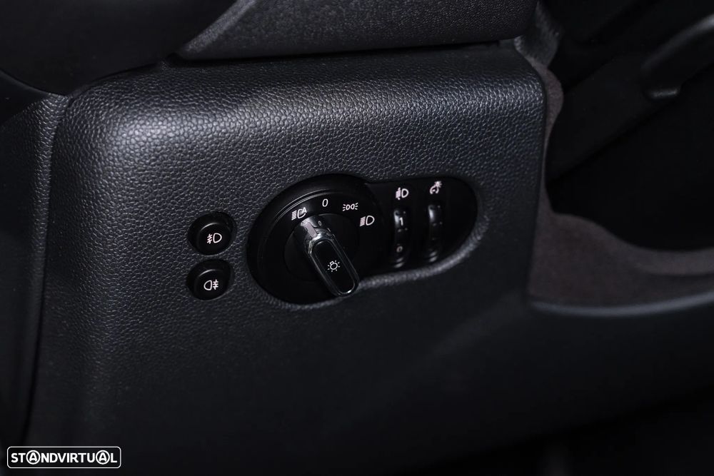 MINI 5 Portas One D - 19