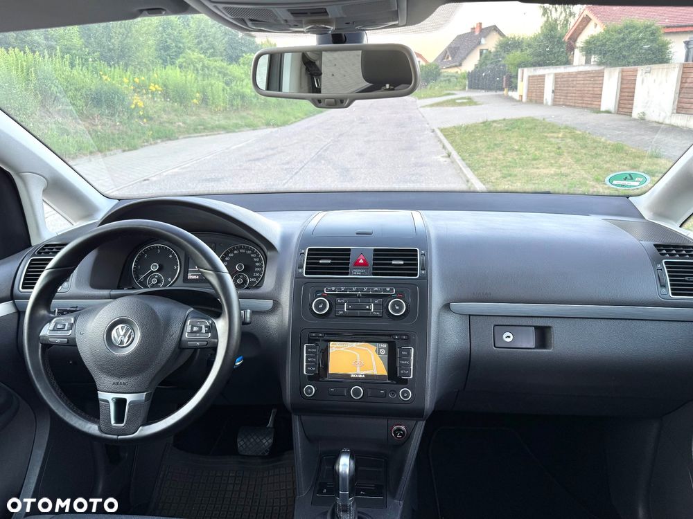 Volkswagen Touran - 22