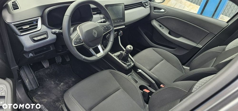 Renault Clio - 26