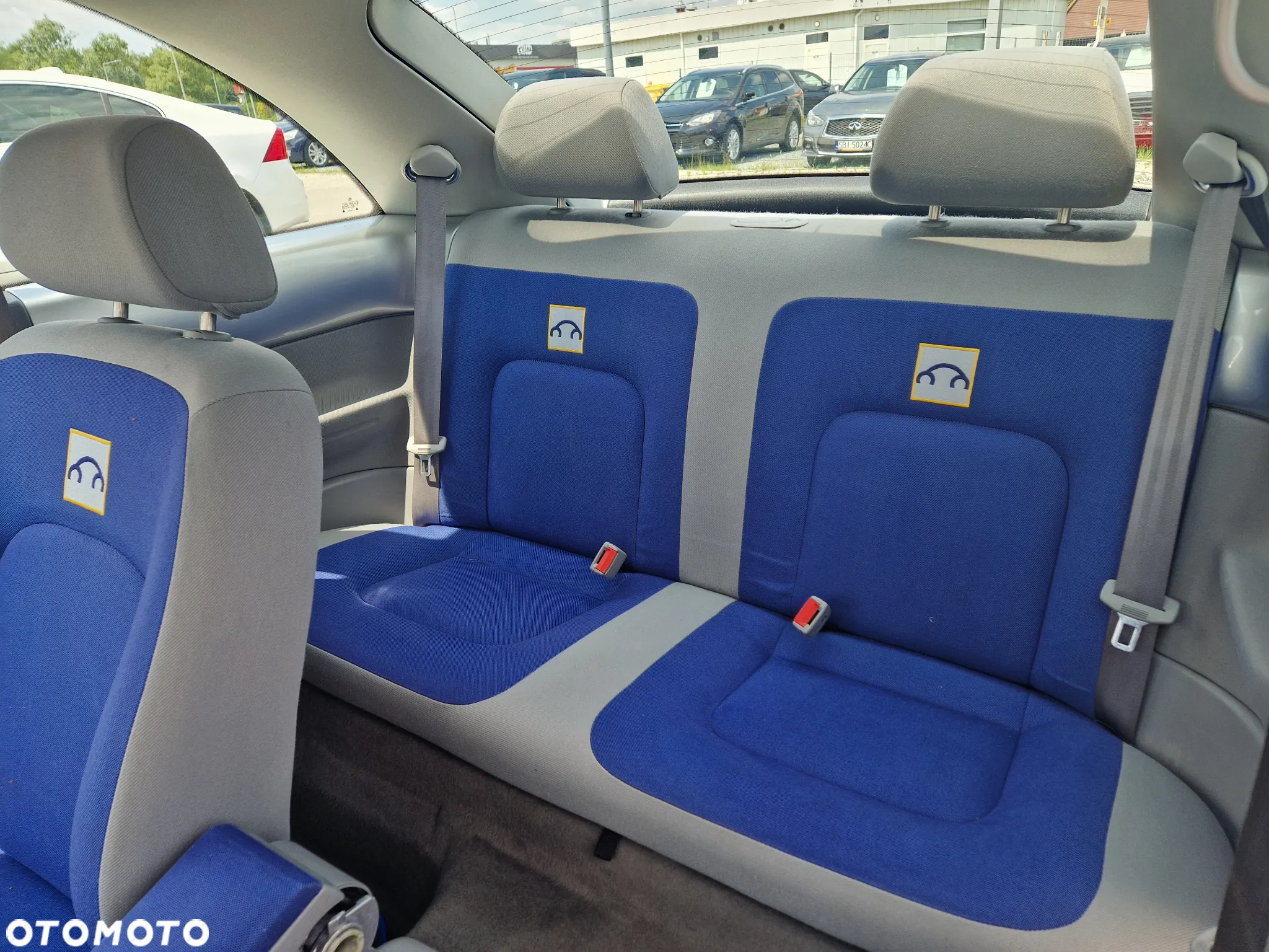 Volkswagen New Beetle - 17