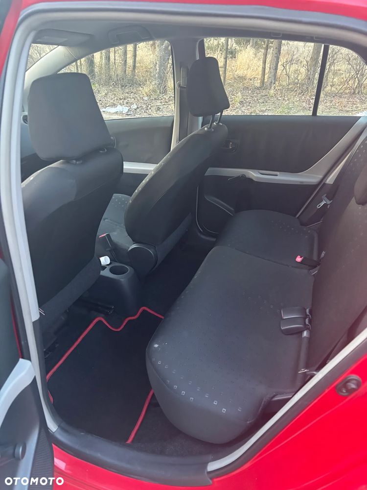 Toyota Yaris - 12
