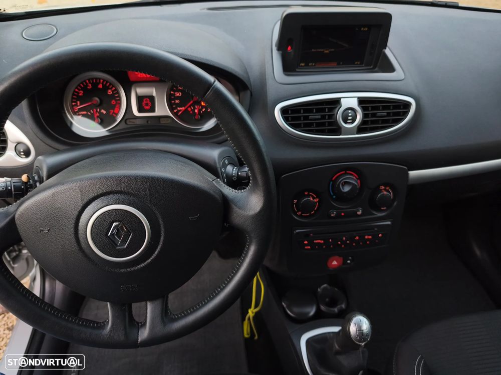Renault Clio 1.2 16V Dynamique S - 13