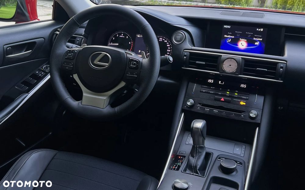 Lexus IS 200t F Sport - 16